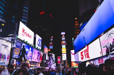 ¿Cómo funcionan las agencias de anuncios espectaculares?